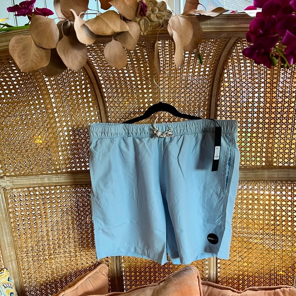 Montez Volley Trunk - Light Blue - Picture 1 of 6